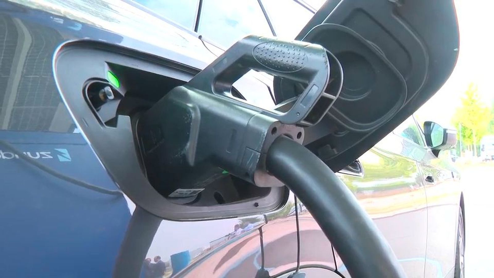 Nueva estación de carga ultrarrápida para vehículos eléctricos en el ensanche de Vallecas