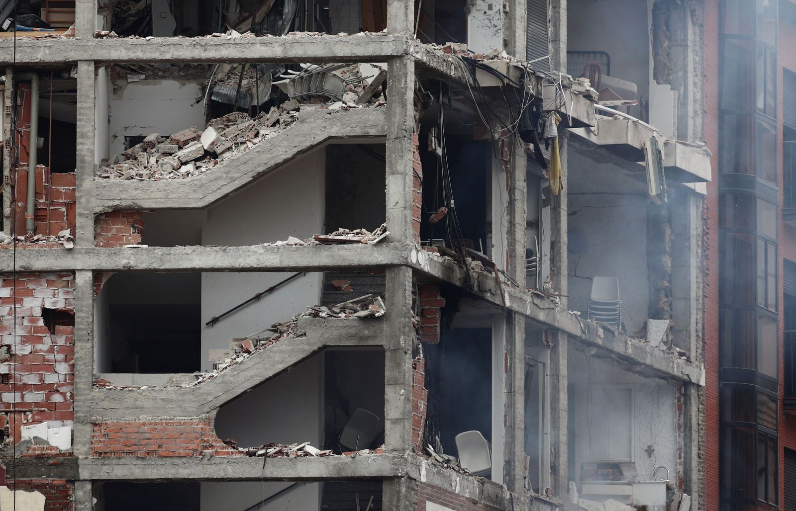 La llamada que le salvó la vida a un sacerdote del edificio afectado