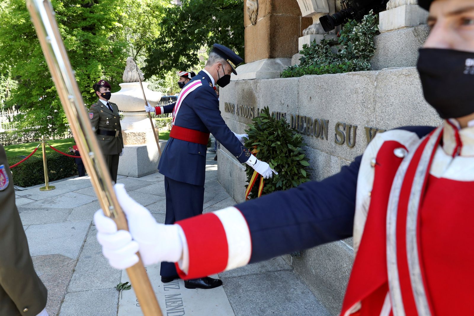 Emotivo homenaje a los caídos en el Día de las Fuerzas Armadas