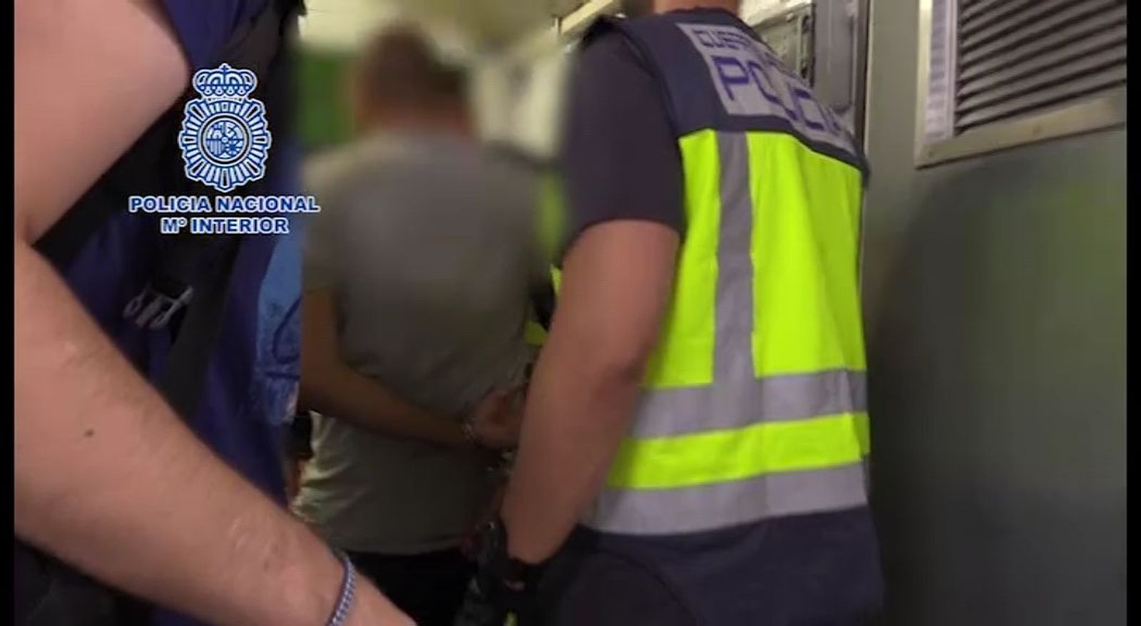 Momento de la detención de un presunto depredador de la intimidad de las mujeres