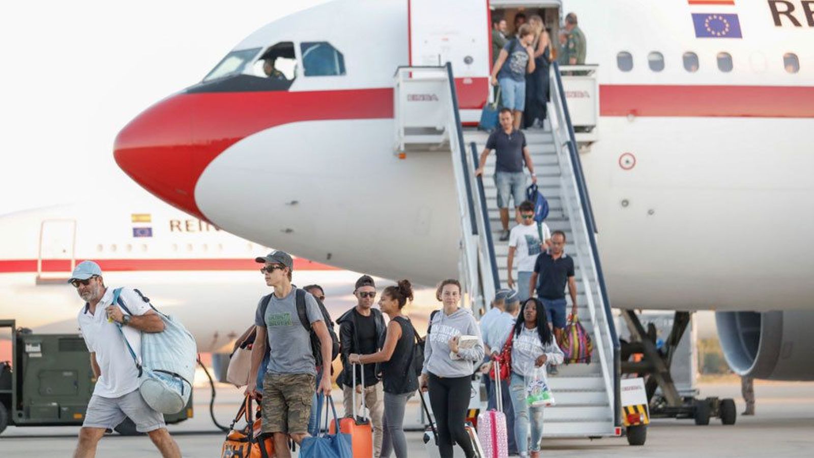 Llega a Madrid el avión con los españoles afectados por el huracán Irma