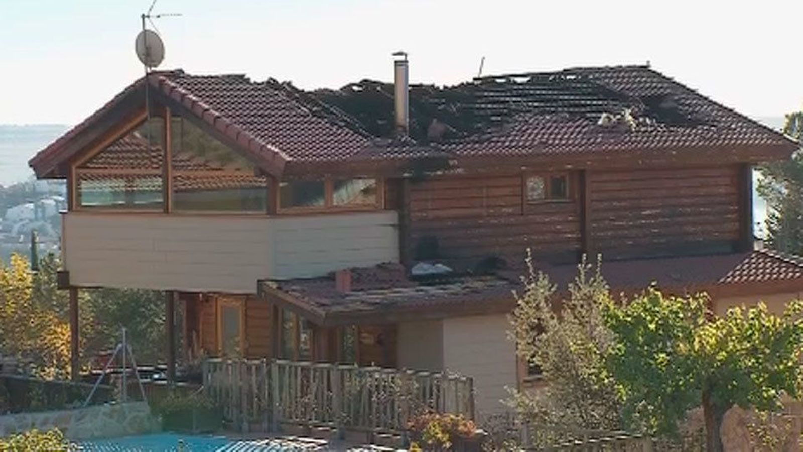Un vecino de Manzanares denuncia que su seguro no asume el incendio de su casa