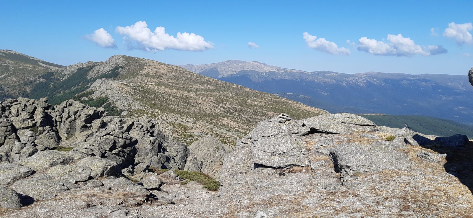 Cielo con cúmulos sobre la Sierra de Guadarrama