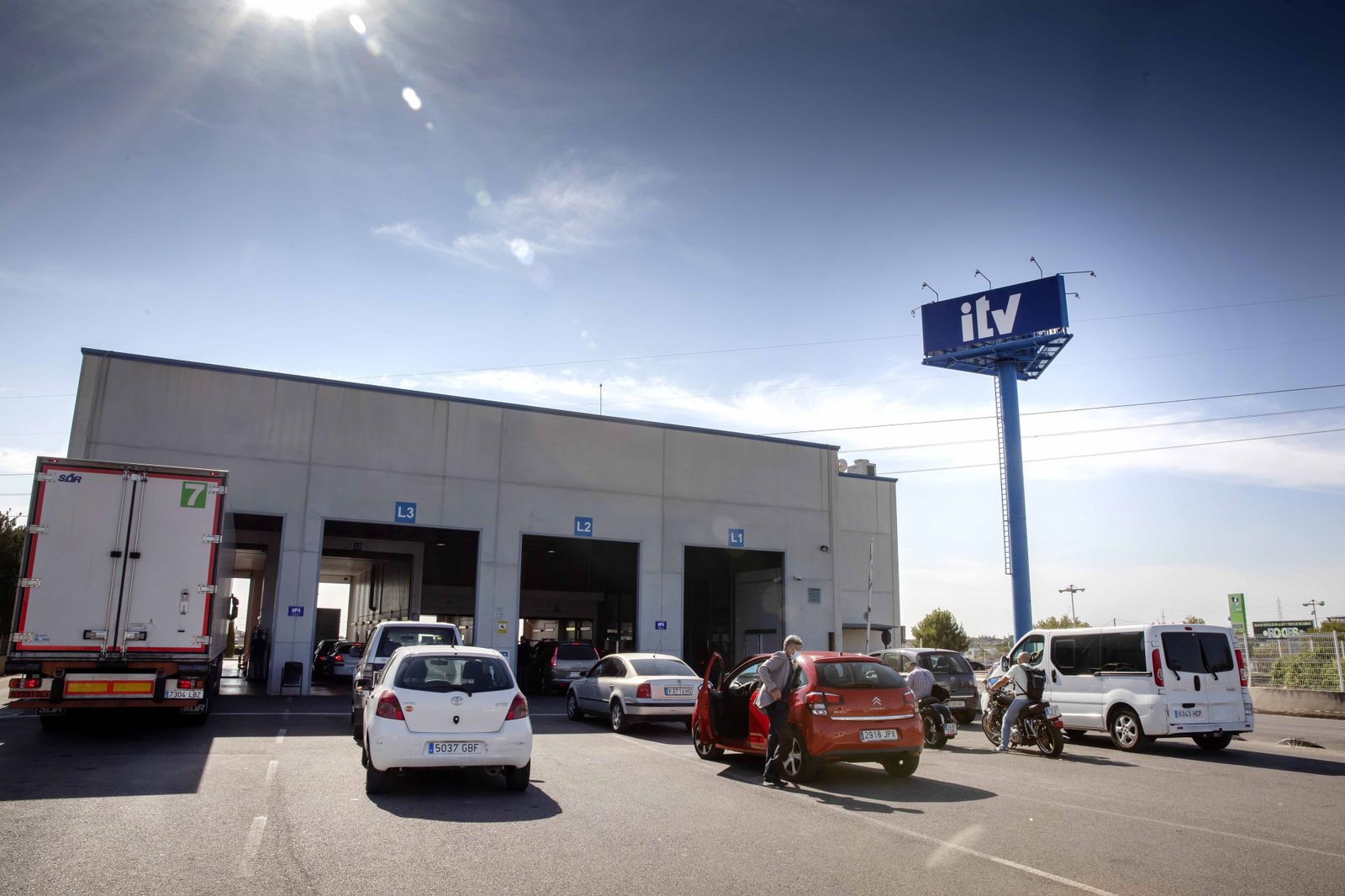 Un 37,6% de los vehículos tiene la ITV caducada en España