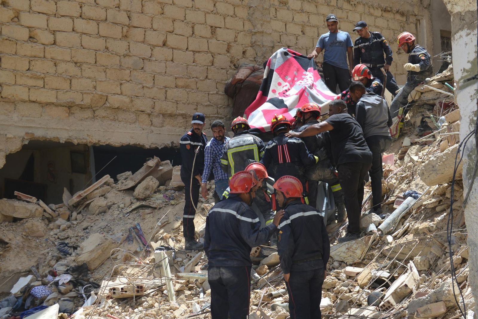 Nueve muertos tras el derrumbe de un edificio en Marruecos