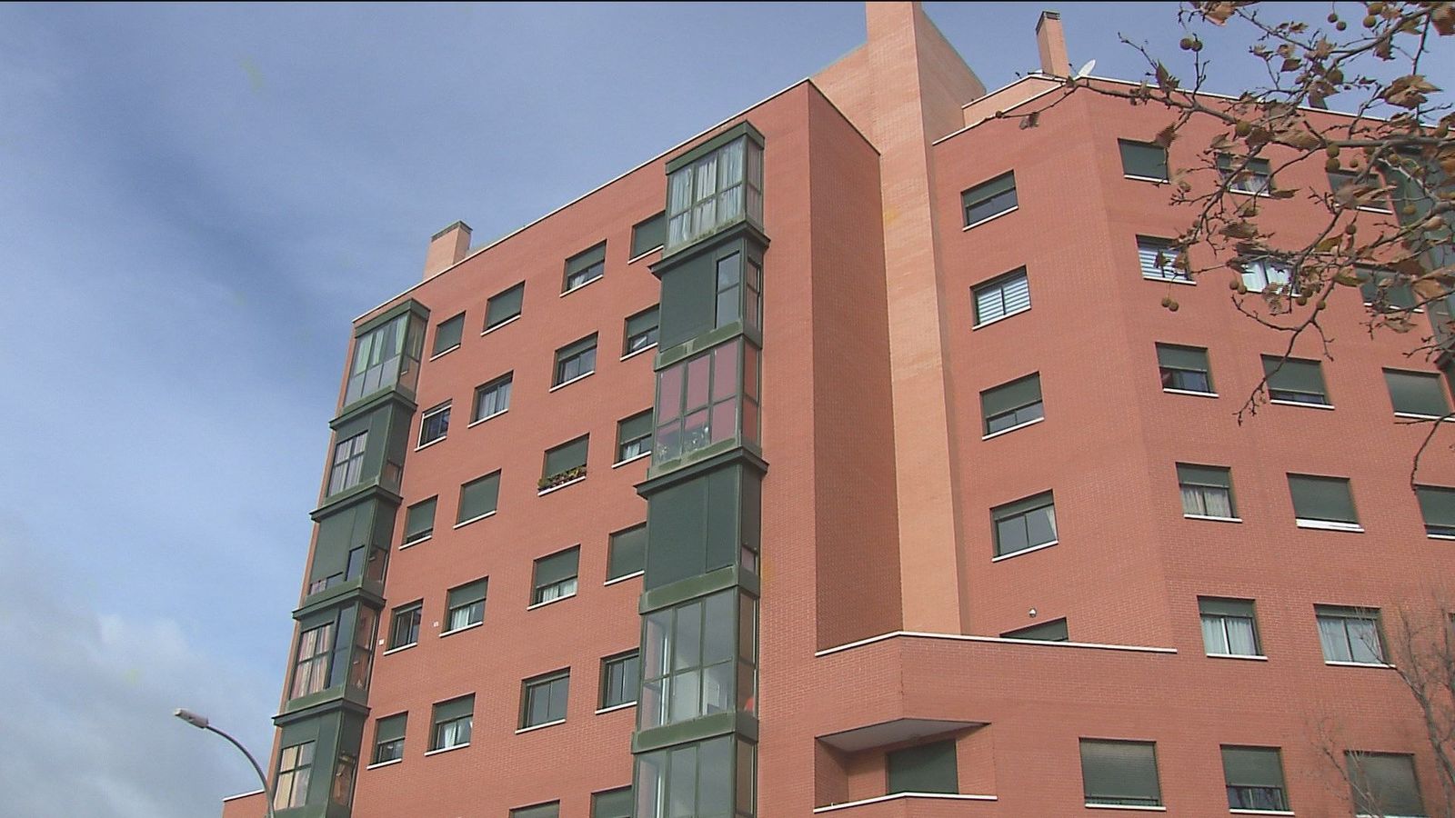 Los afectados por la venta de las viviendas del IVIMA urgen a la Comunidad a revertir la operación