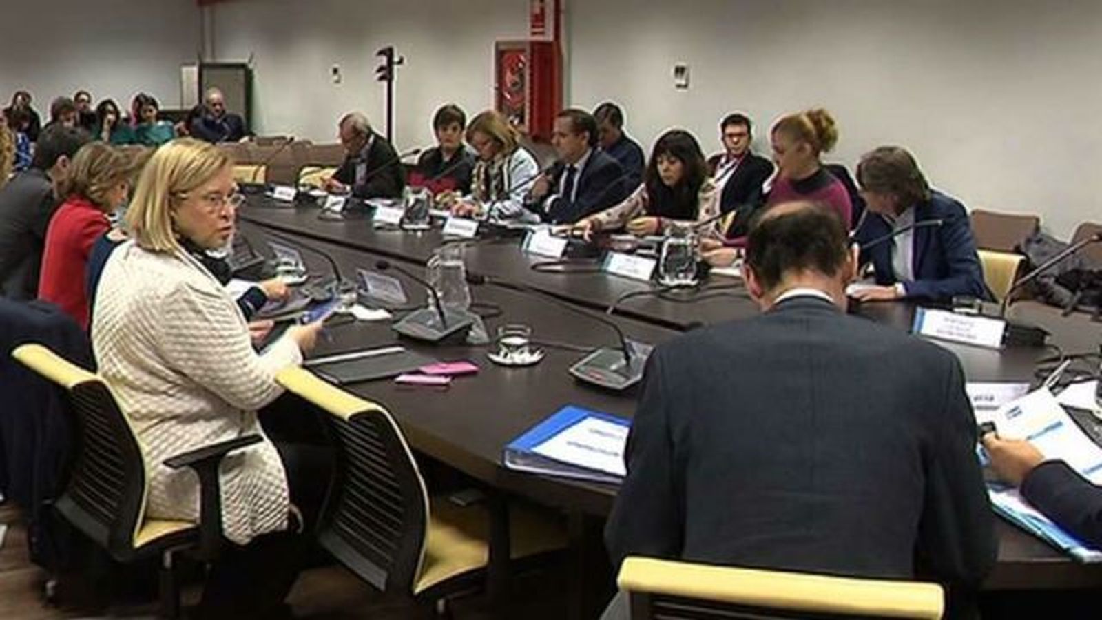 La CEIM defiende pagar "indefinidamente" a los parados de larga duración