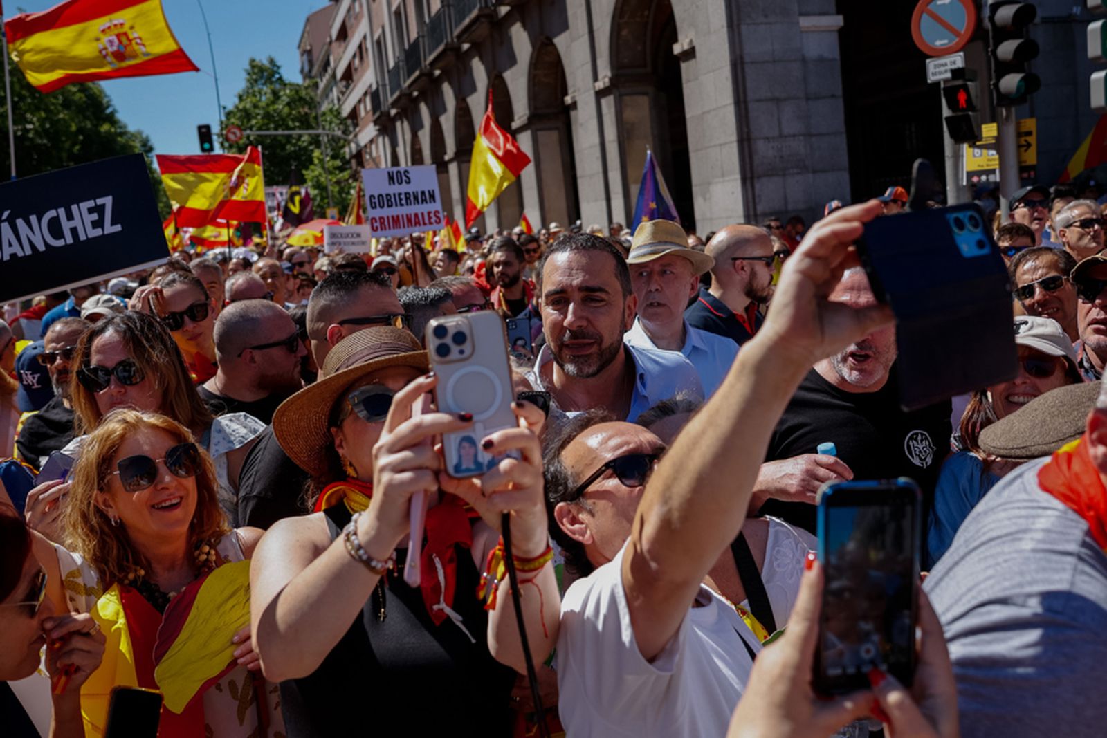 Multitudinaria protesta 'Marcha por la Dignidad' en Madrid