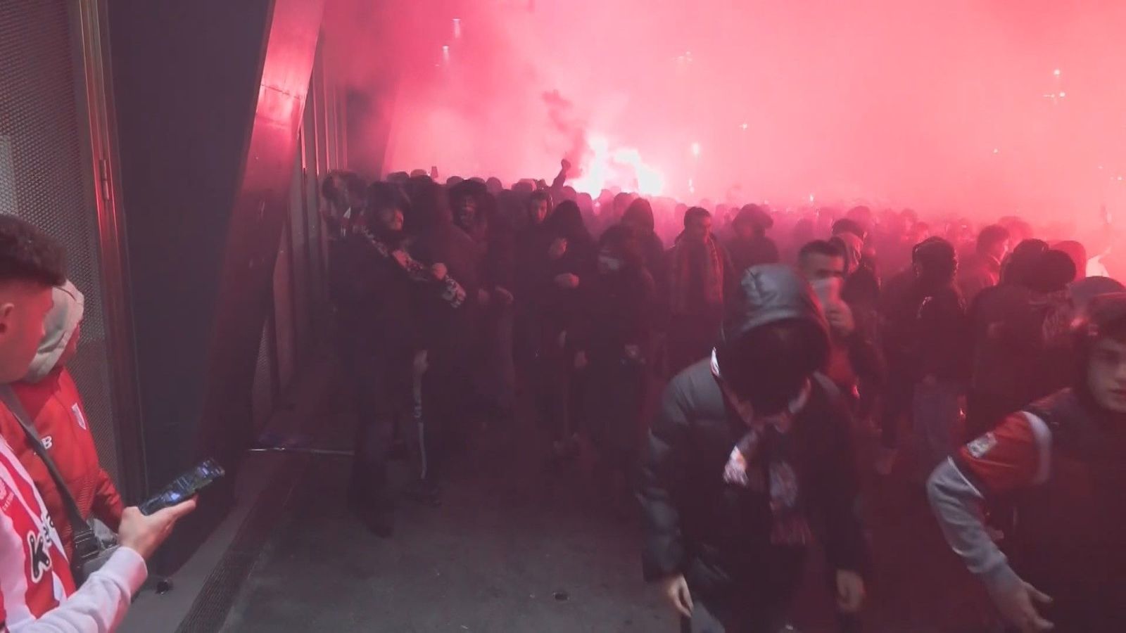 Una aficionada del Atlético de Madrid presente en los altercados en Bilbao: "Estábamos totalmente desprotegidos"