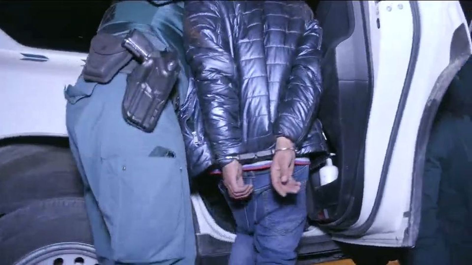 Así se viven las fiestas postexámenes: drogas y detenciones frente a una discoteca