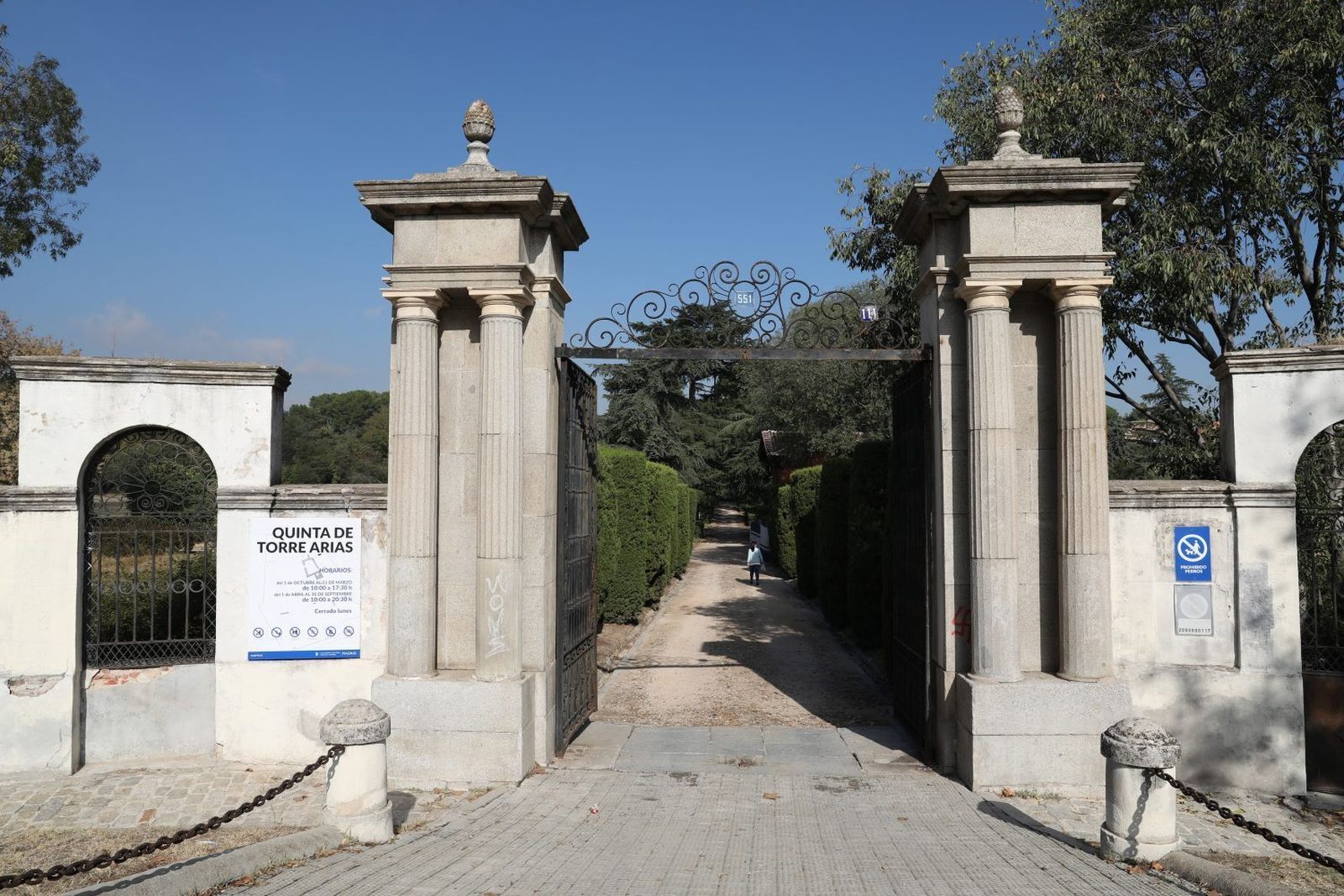 Entrada a la Quinta de Torre Arias, en San Blas-Canillejas