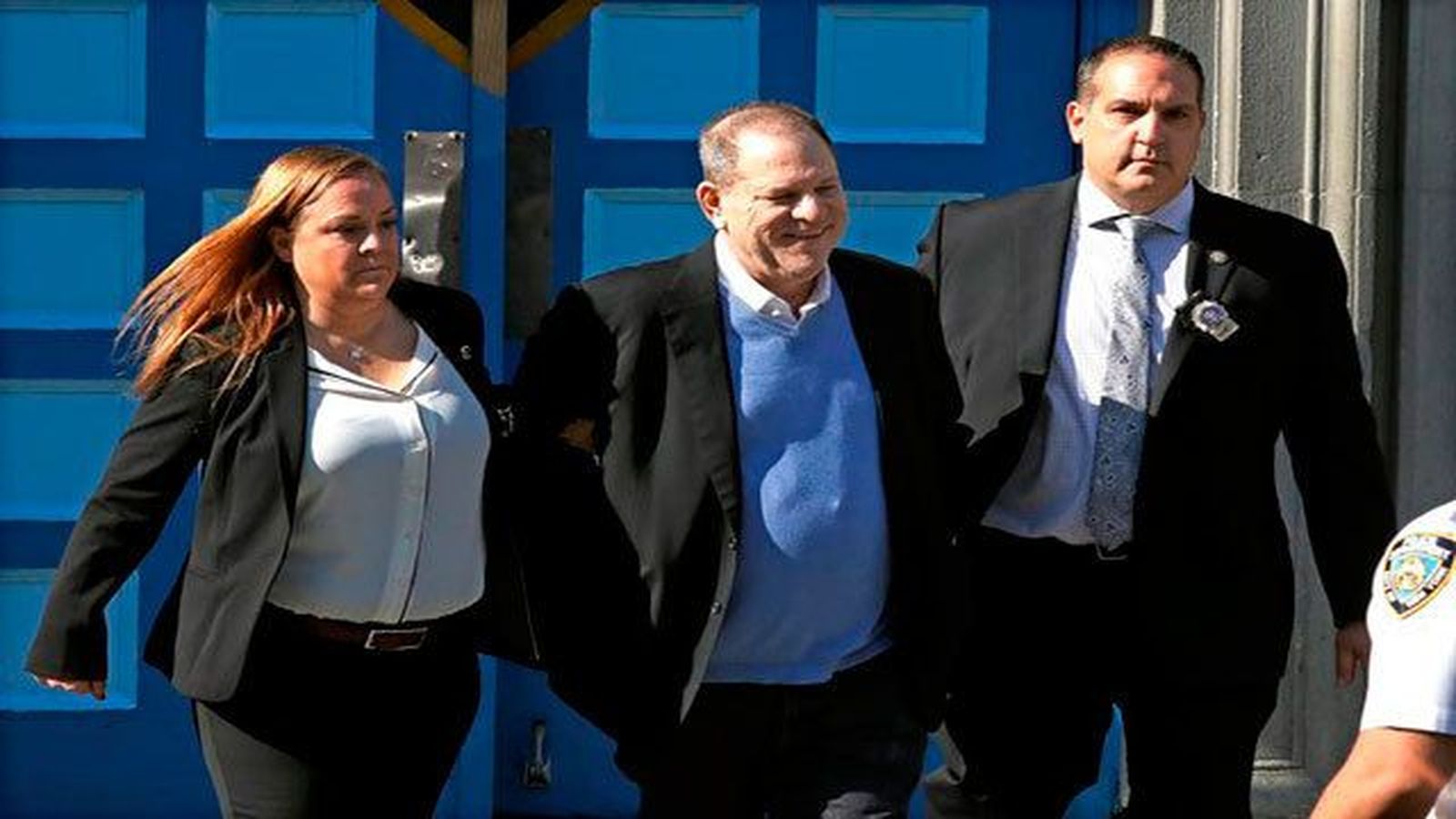 El productor Harvey Weinstein quedará en libertad vigilada con fianza de un millón de dólares