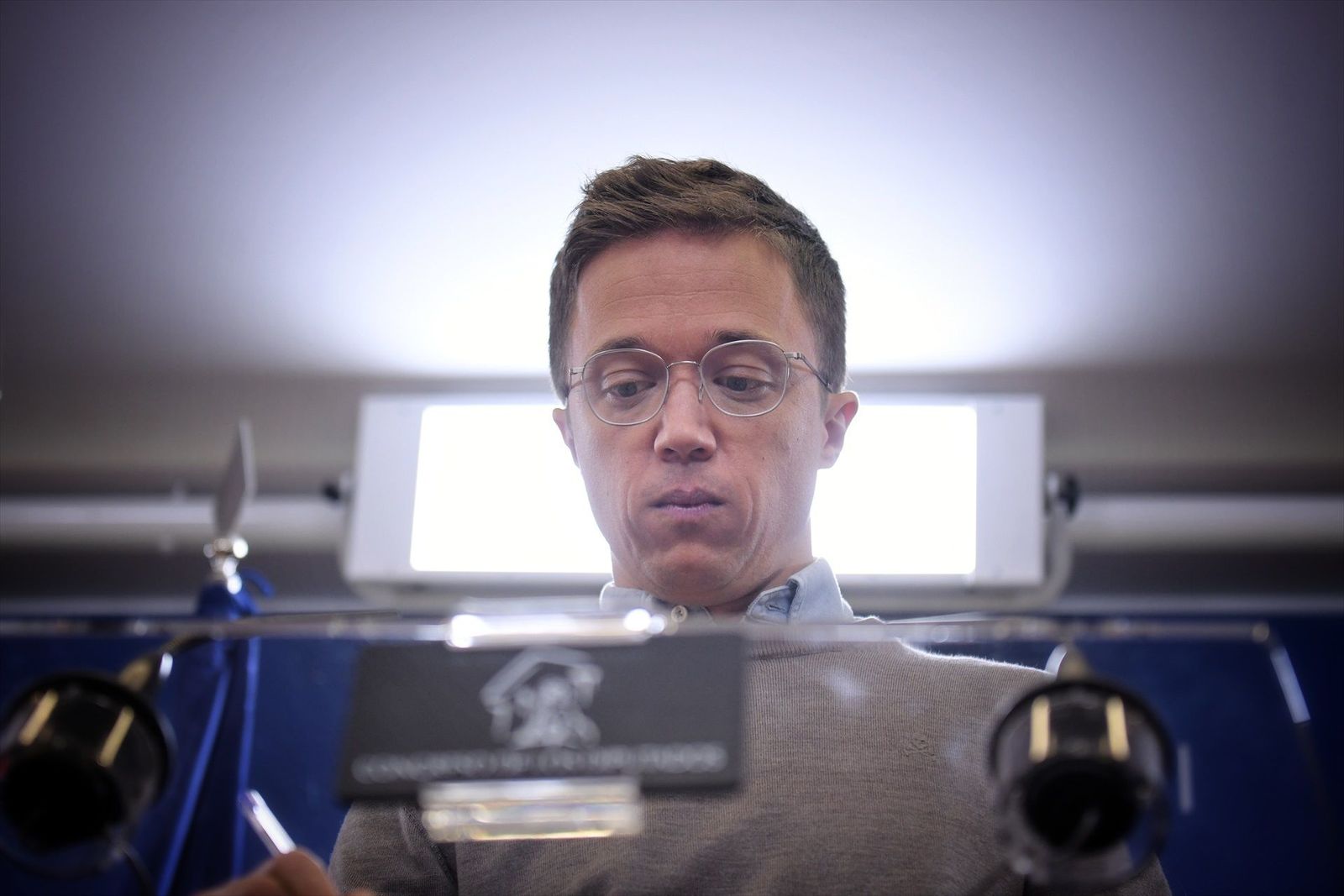 El juez cita a Errejón para notificarle el inicio del juicio por la presunta agresión a Mouliaá