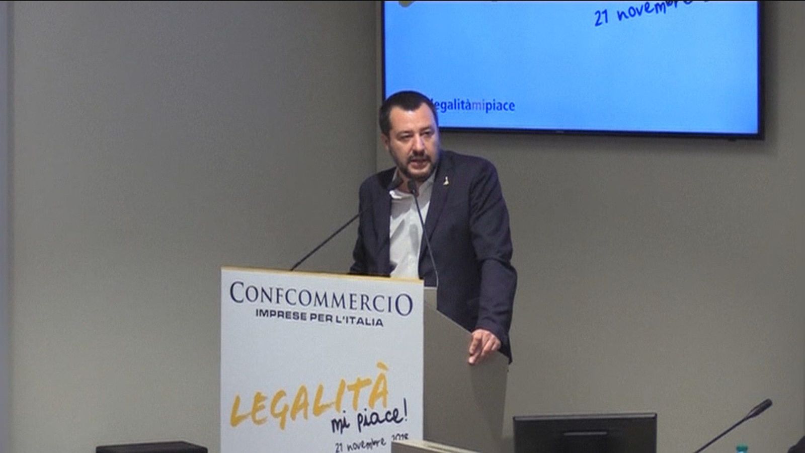 Bruselas pide abrir un procedimiento de déficit excesivo a Italia