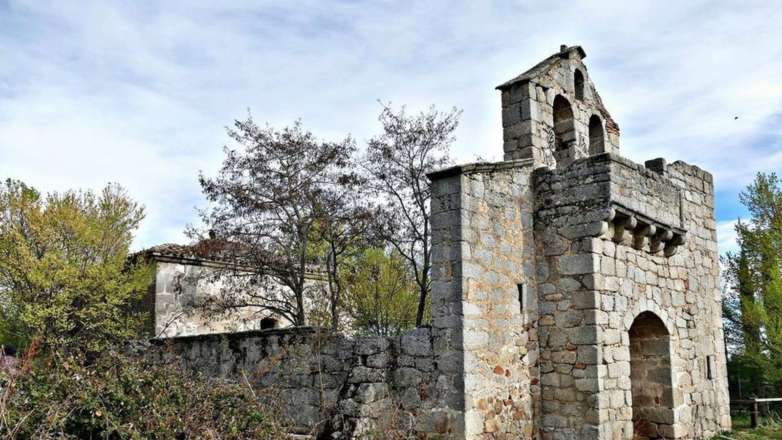 Iglesia de Navalquejigo