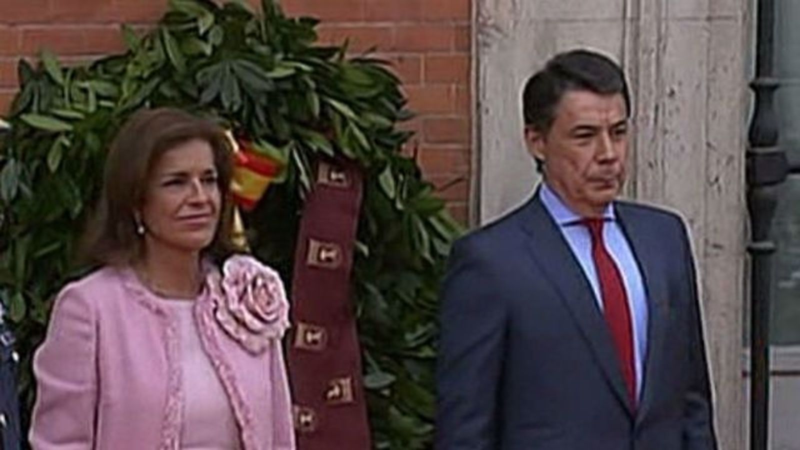 González agradece su esfuerzo en la crisis a madrileños, "los héroes de hoy"