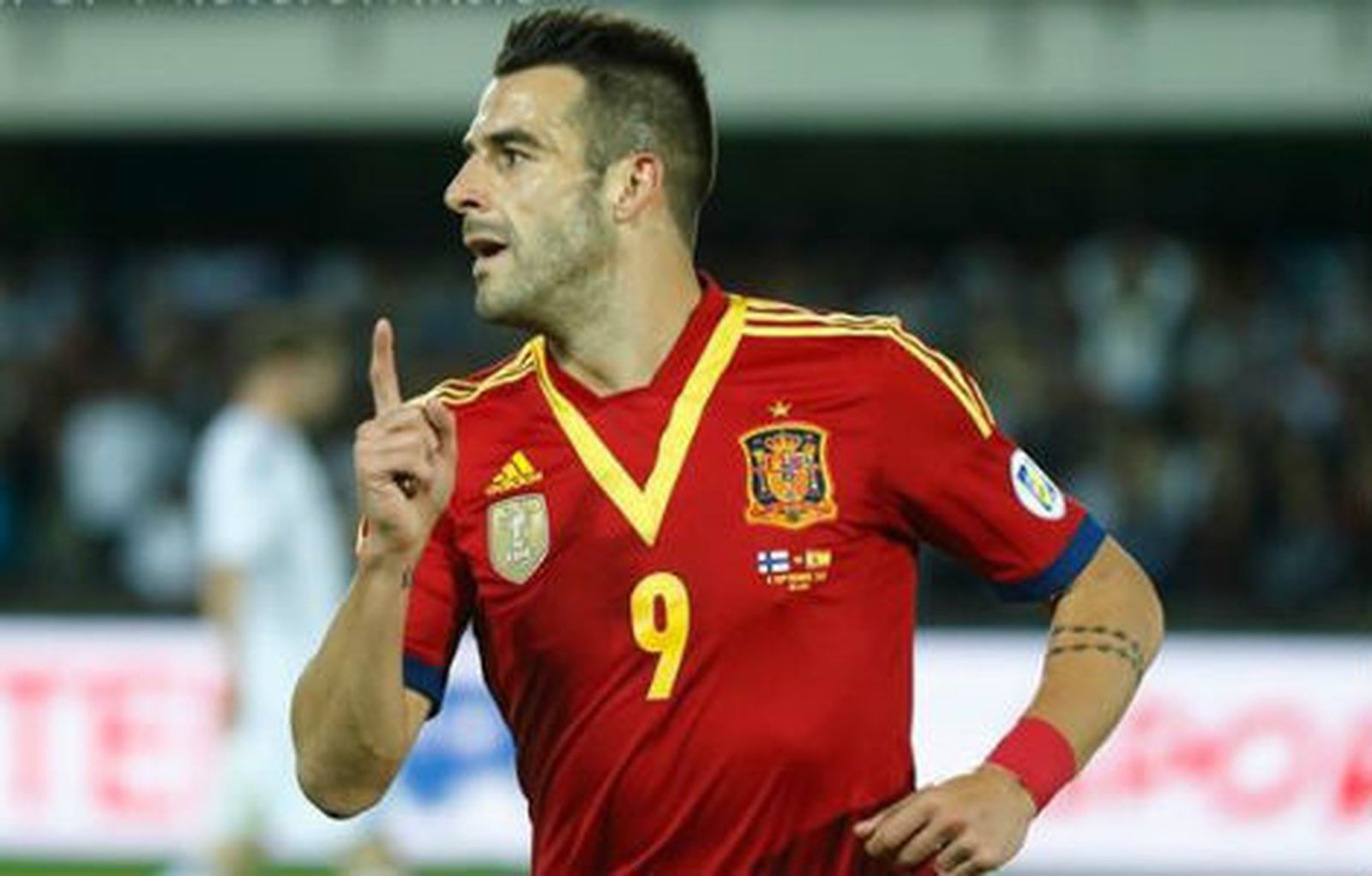 Álvaro Negredo marca con España