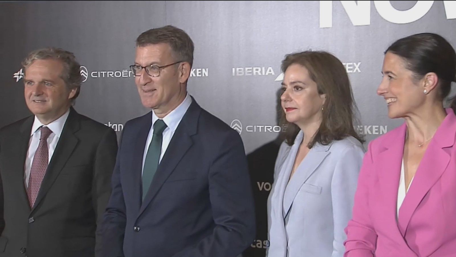 Feijóo llevará a su programa la educación gratuita de 0 a 3 años y reducir la brecha salarial tras la maternidad