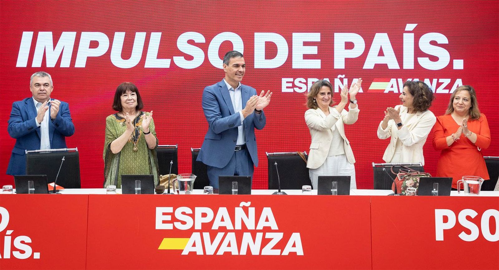 El PSOE califica sus resultados de "satisfactorios' y pide al PP que "abandone toda esperanza" de adelanto electoral