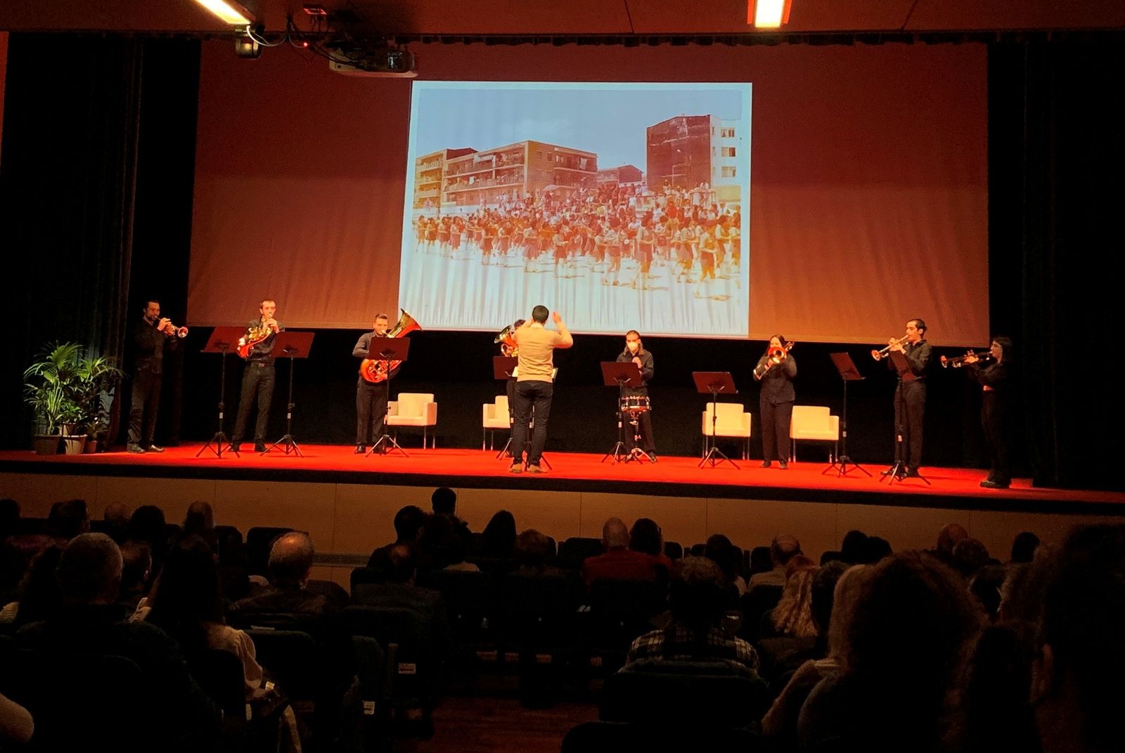 Actuación de la Escuela Musical de la Comunidad por sus 50 años en Leganés