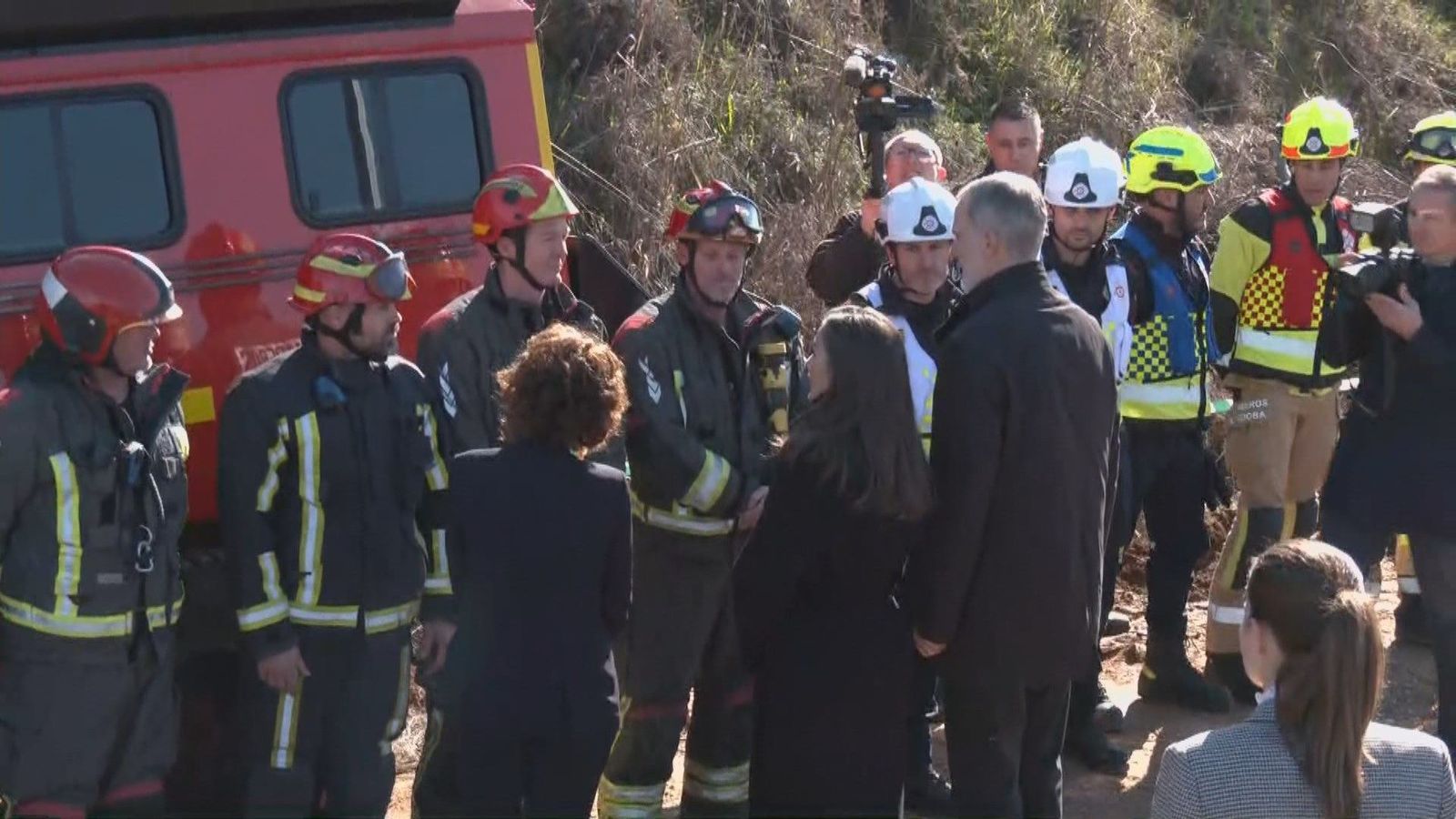 Los Reyes llegan a la zona del accidente de trenes en Adamuz (Córdoba)