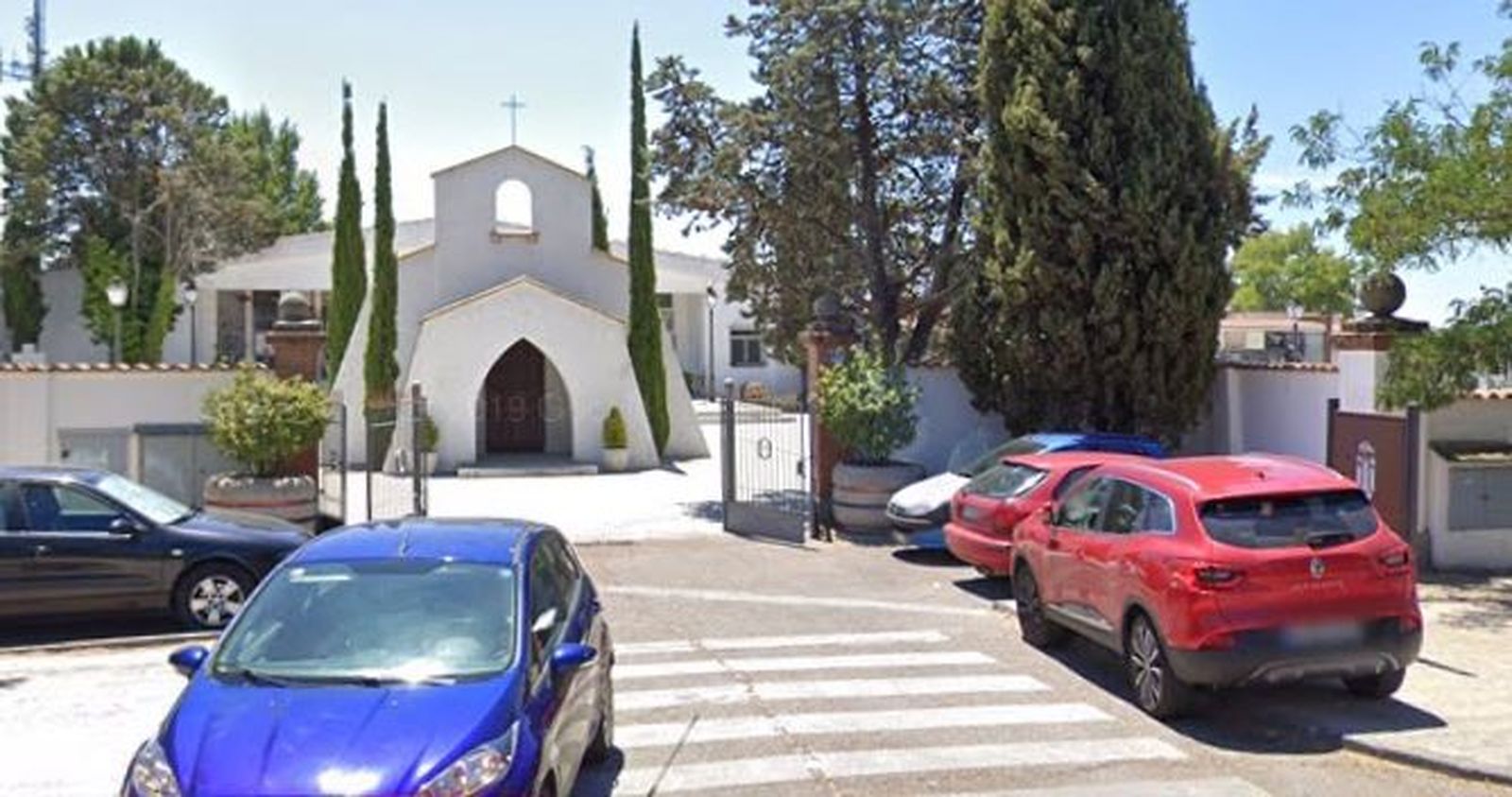 Entrada al cementerio municipal de Majadahonda
