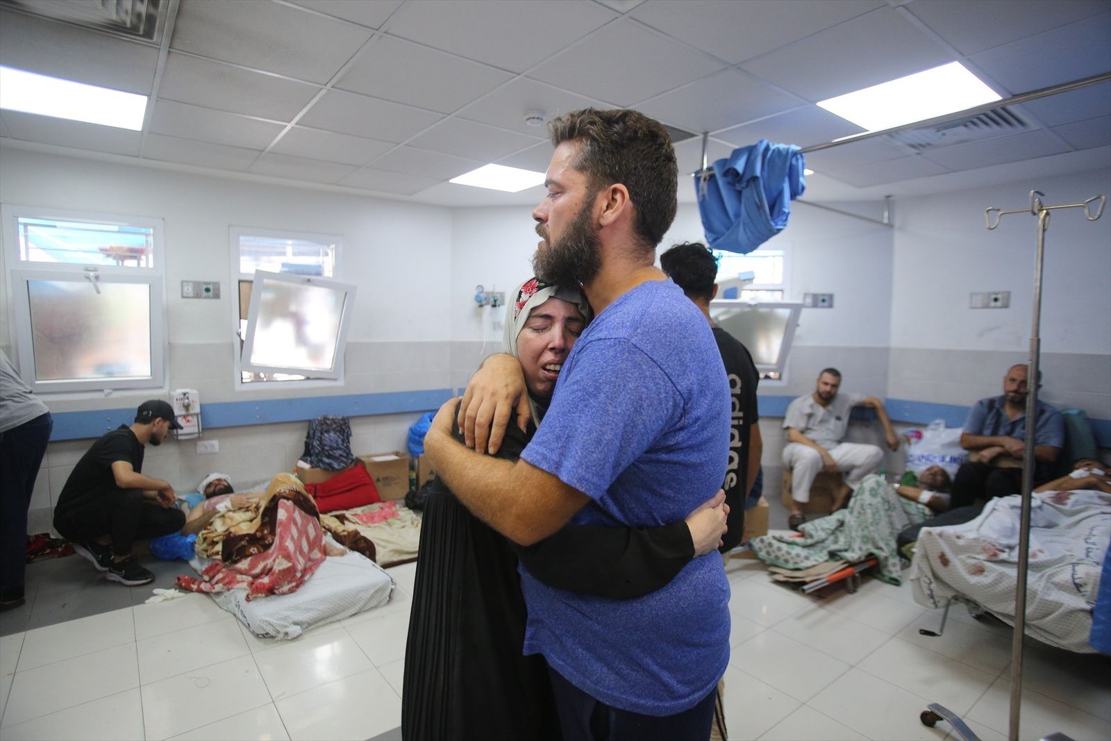 La ONU describe las Urgencias del principal hospital de Gaza como "un baño de sangre"