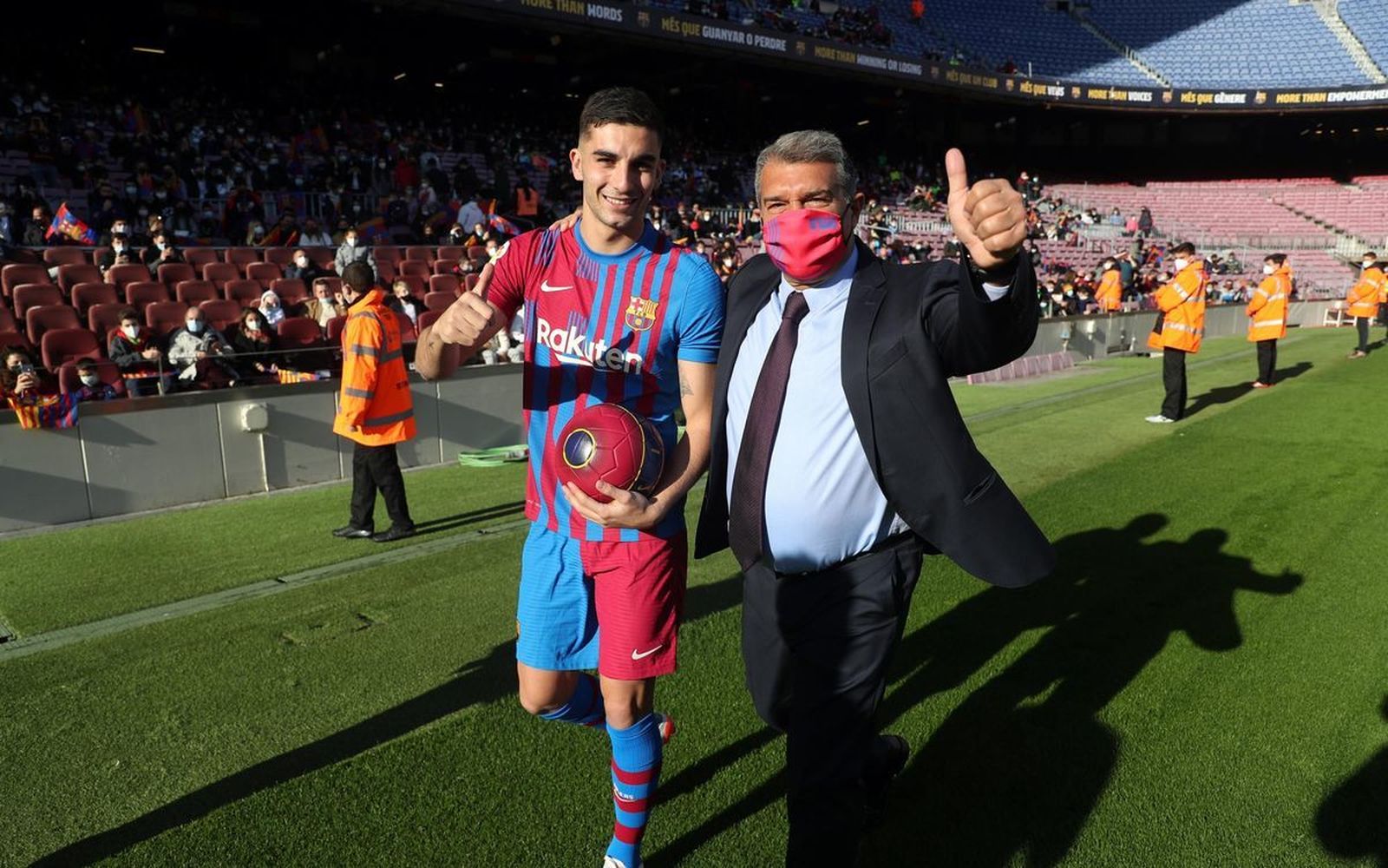 Ferrán Torres y Joan Laporta