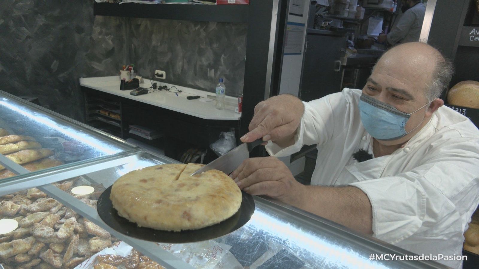En esta pastelería de Madrid venden torrijas con forma de tortilla de patata
