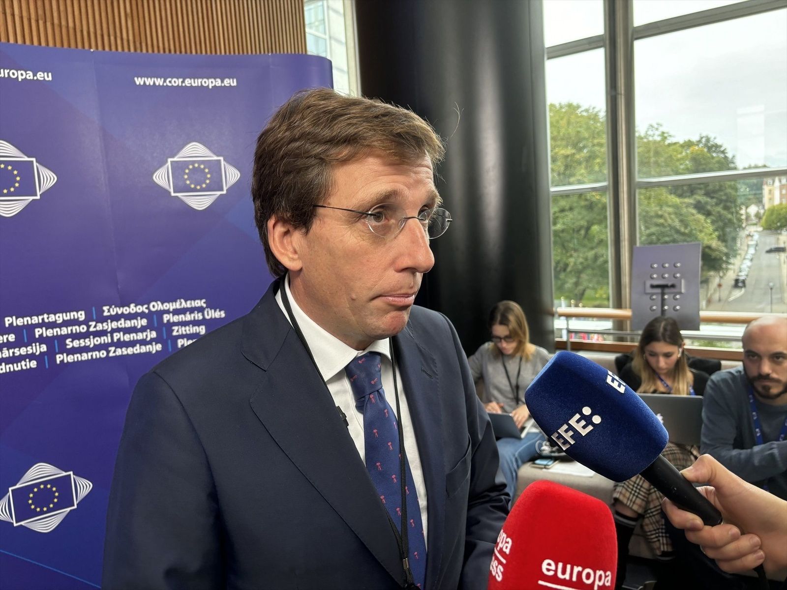 Almeida busca en Bruselas financiación para acelerar la construcción de vivienda en Madrid