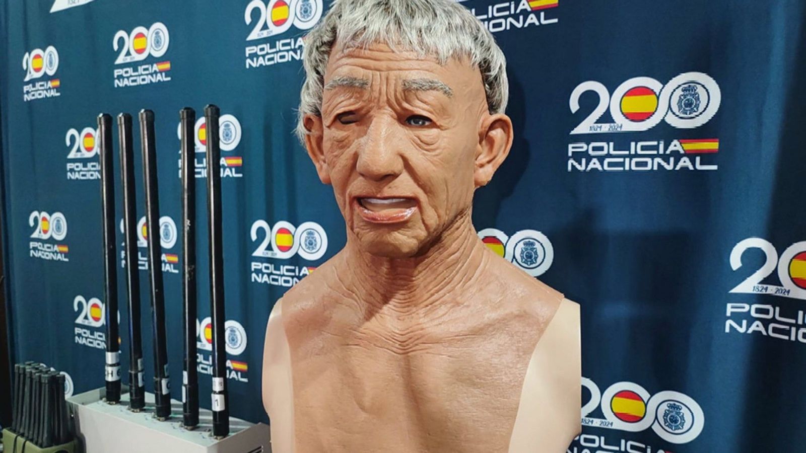 Los delincuentes ahora usan máscaras hiperrealistas para ocultar sus rostros