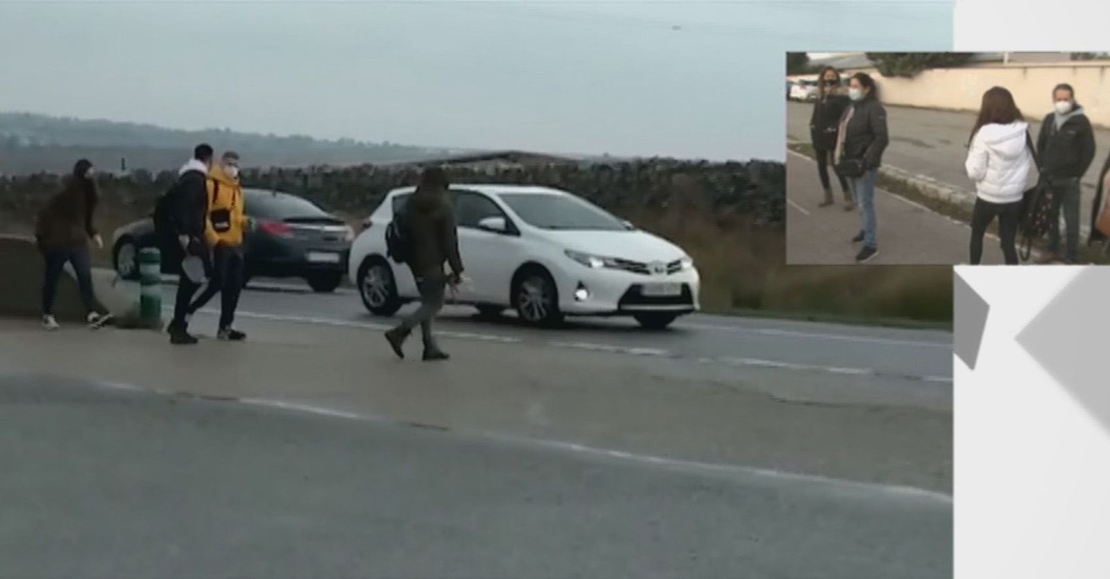 Se juegan el tipo en Manzanares y Soto del Real para llegar a una parada de bus