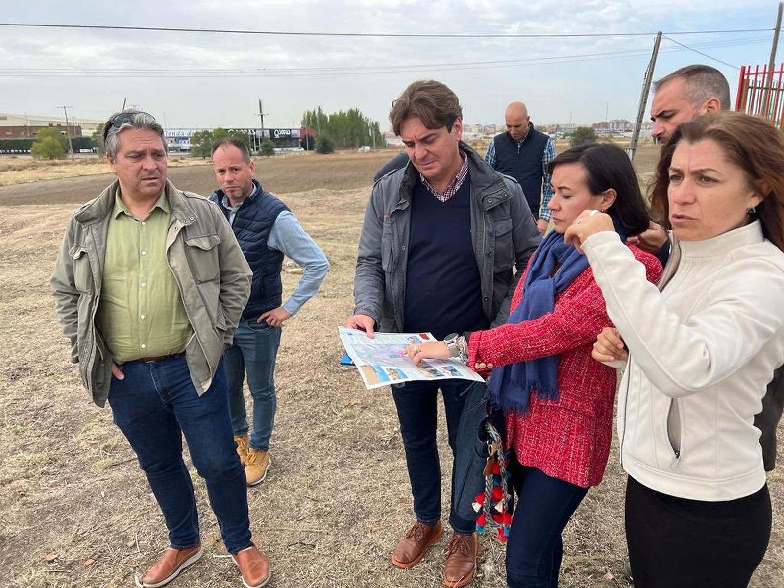 Javier Ayala visita las obras del Parque Miraflores