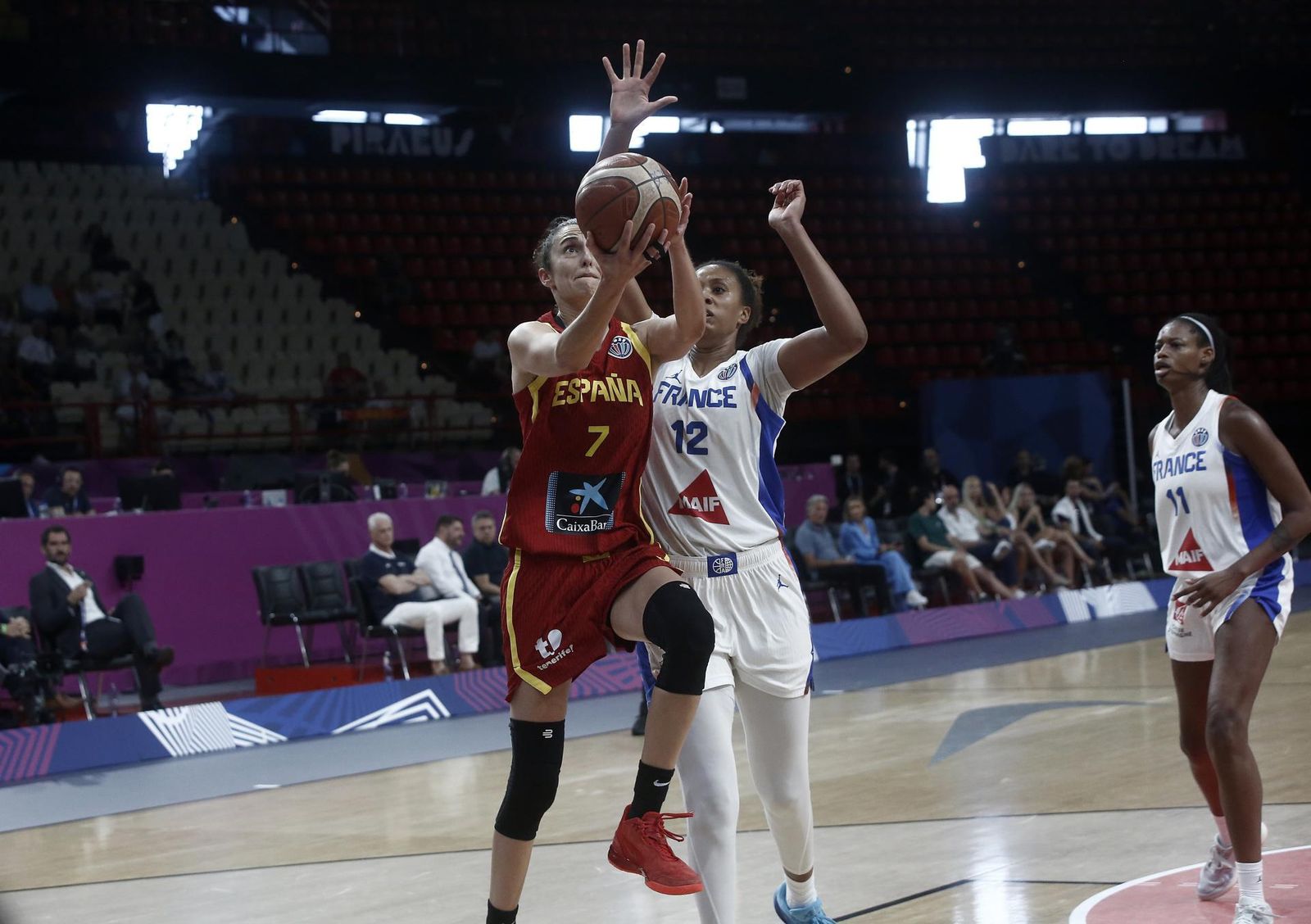 Alba Torrens ante Francia