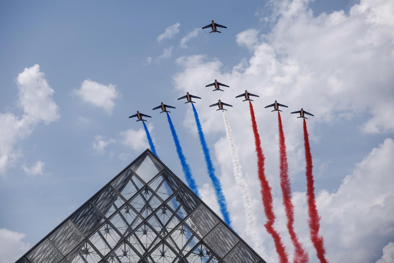 Macron moviliza a 170.000 agentes de las fuerzas de seguridad francesas