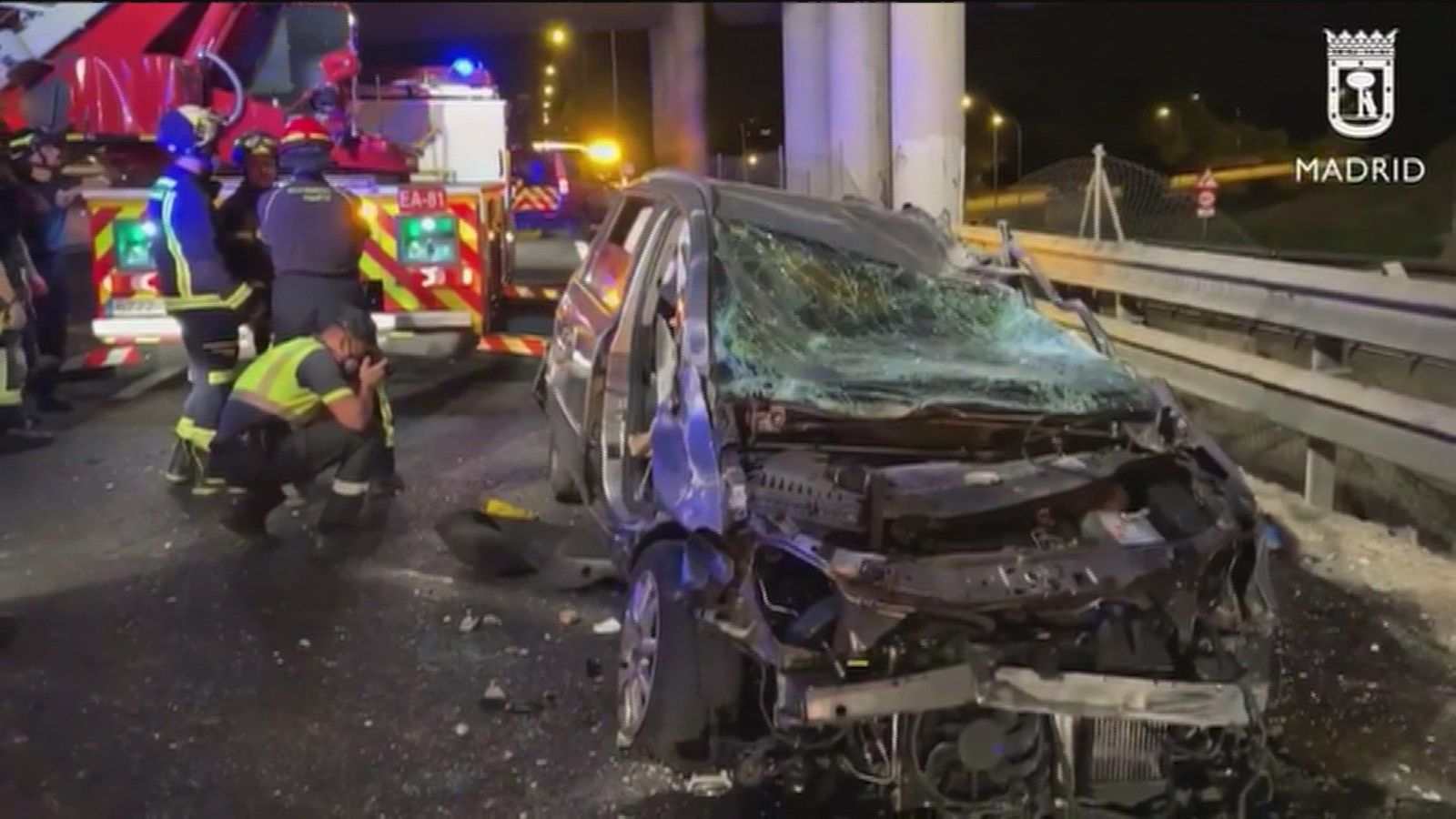 Herido muy grave al salirse su turismo de la M-40 y precipitarse desde un puente a la A-3