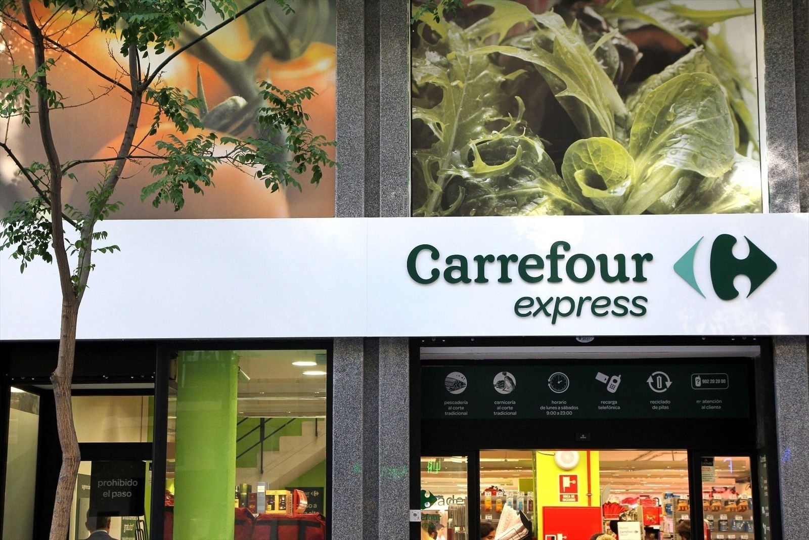 Así es la cesta de la compra de 30 productos por 30 euros que Carrefour ofrece desde este lunes