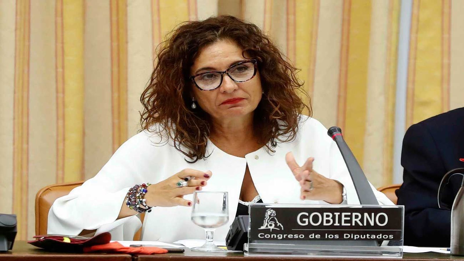 Montero dispuesta a explorar la subida del IRPF a rentas superiores a 150.000 euros