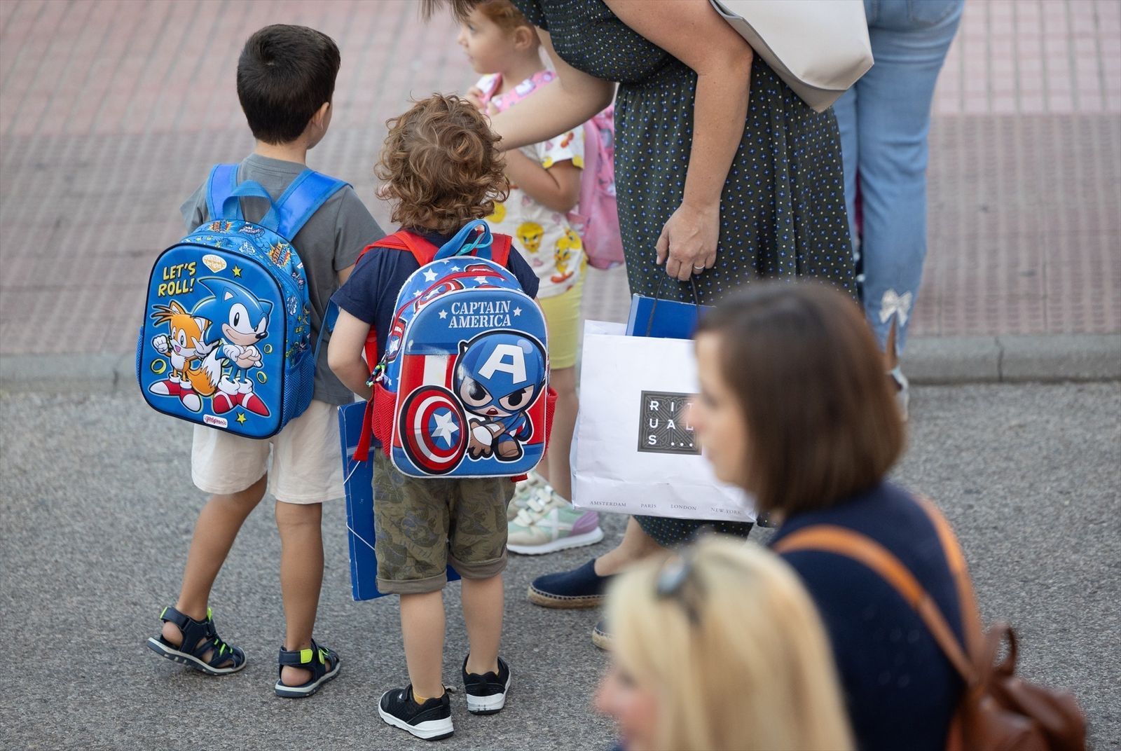 Dos niños el primer día de colegio, a 9 de septiembre de 2024