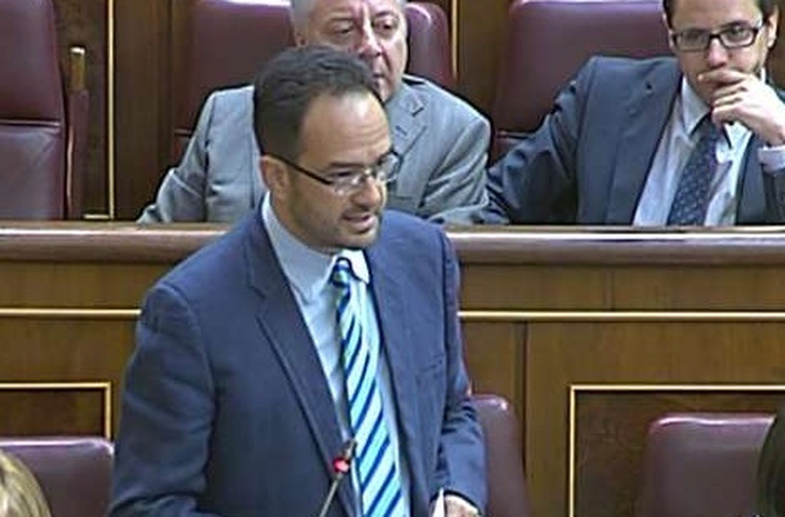 Hernando amenaza a Báñez con los tribunales por filtrar el ERE del PSOE