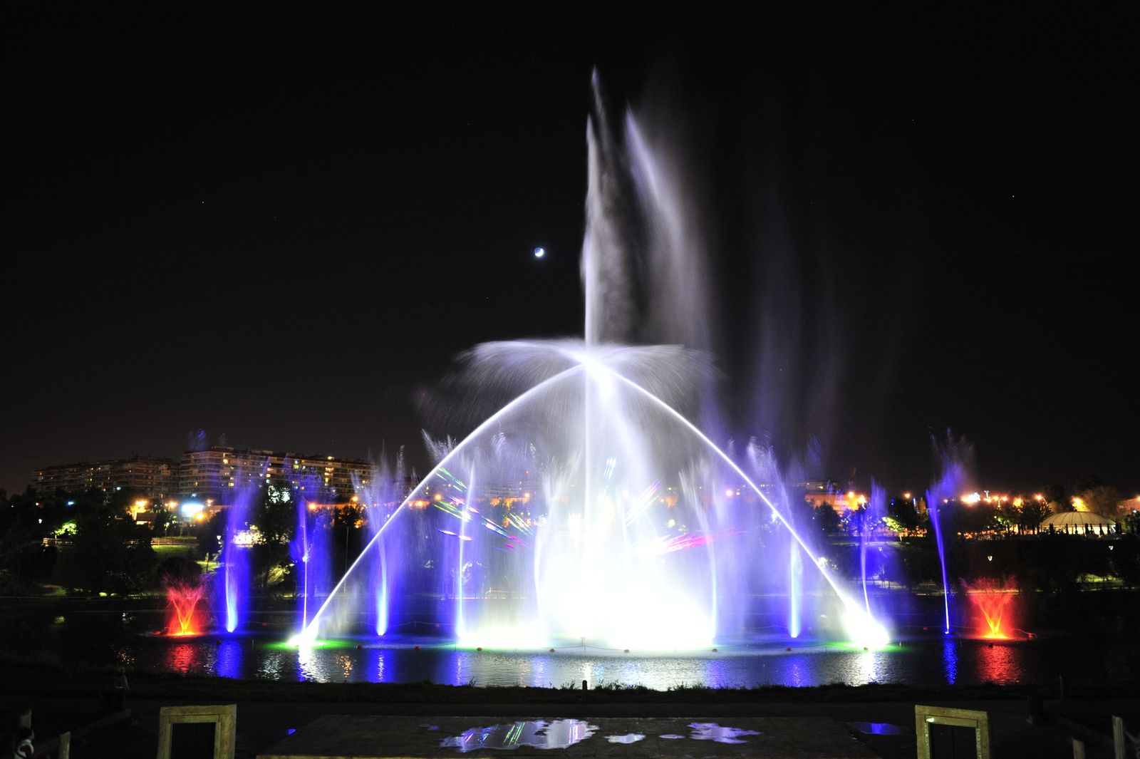 Los espectáculos de agua, luz y sonido en el Parque Europa