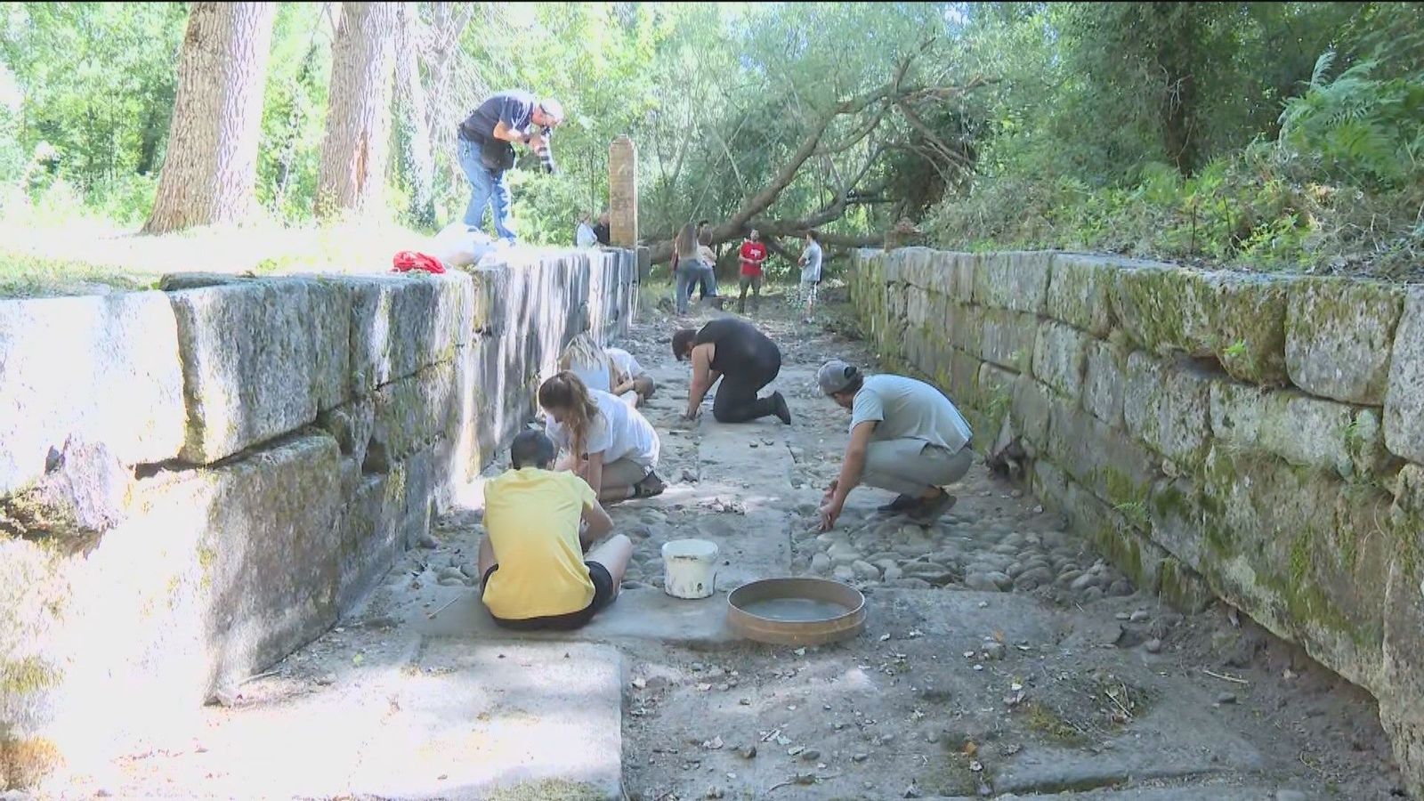Arqueología joven e internacional en Los Batanes de Rascafría