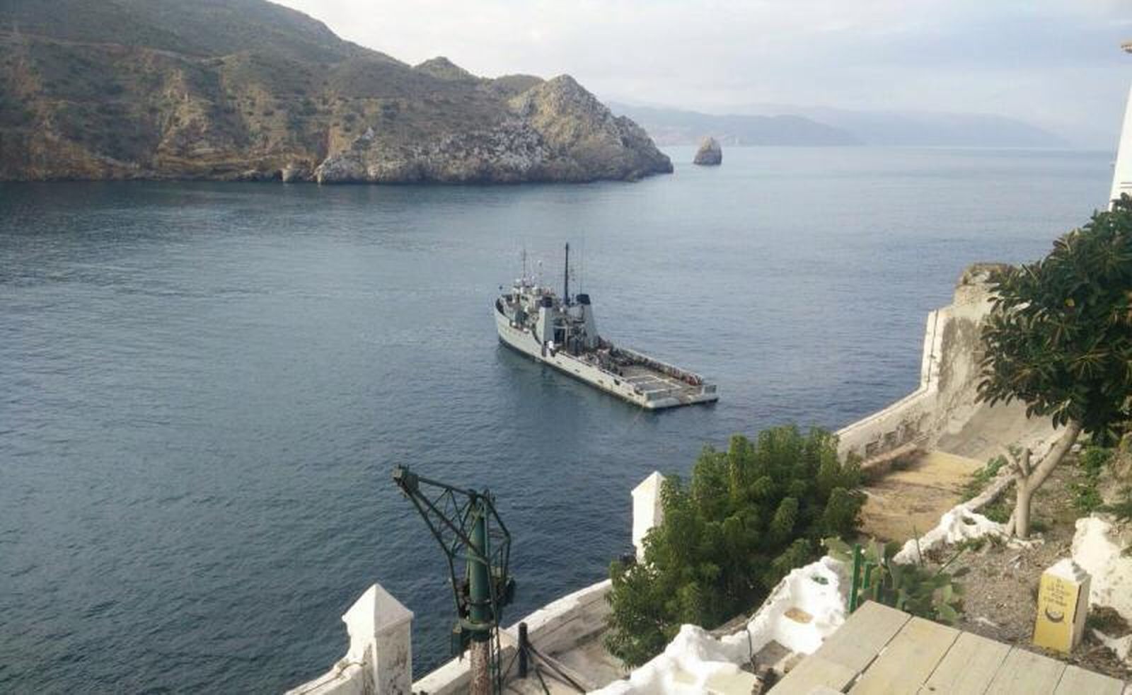 La Armada envía apoyo logístico a las plazas de soberanía española del Norte de África y la isla de Alborán
