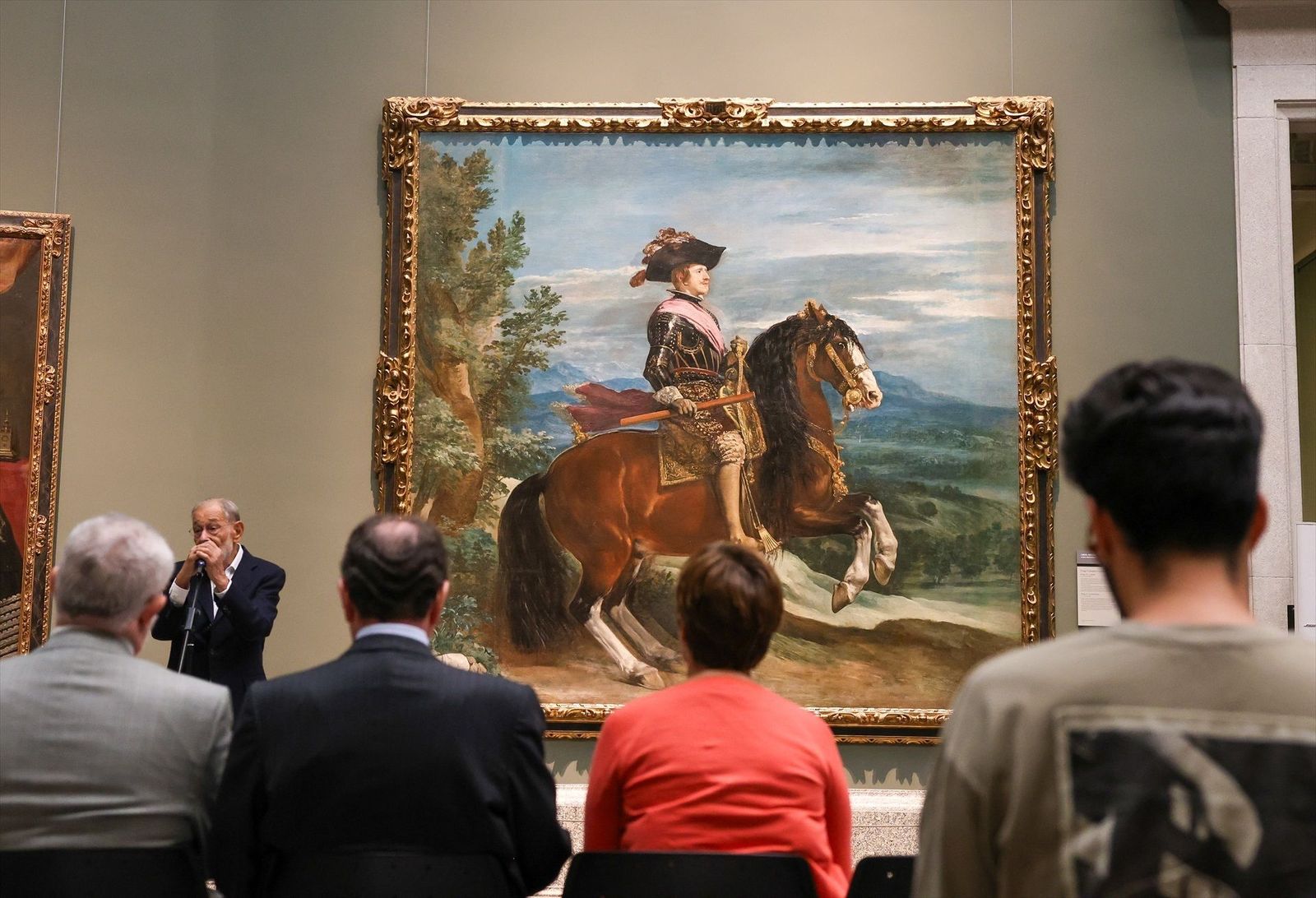 El Museo del Prado restaura el retrato ecuestre de Felipe IV: "Lo vemos como solo lo vio Velázquez"