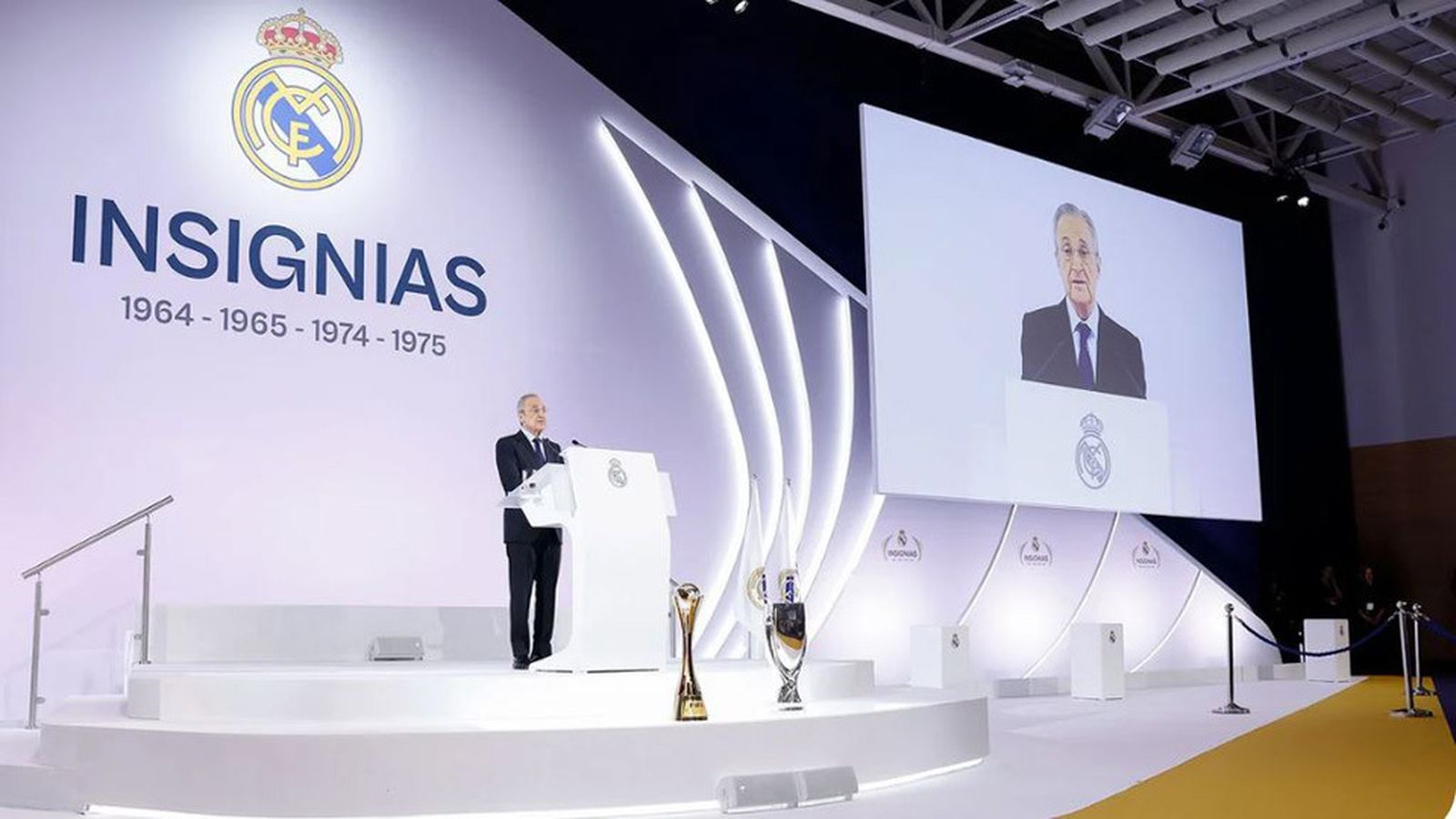 Florentino entrega las insignias del club