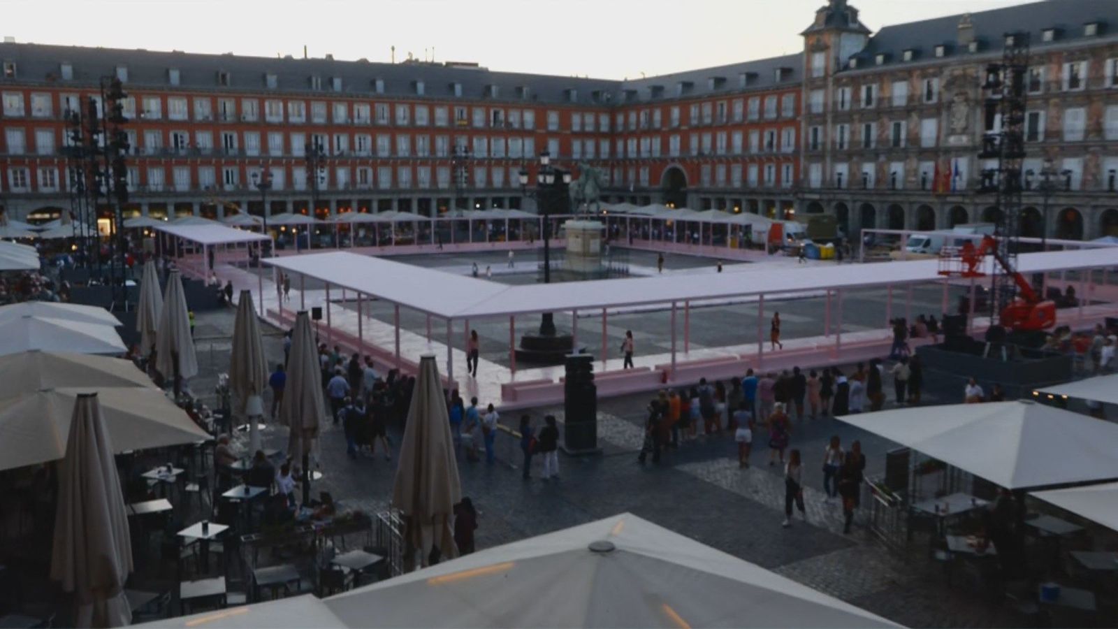 La Plaza Mayor acogerá el desfile de Carolina Herrera para mostrar su colección primavera - verano 2026