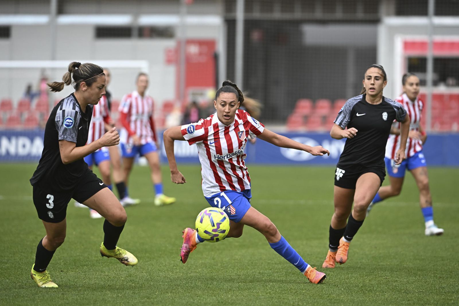 Benitez ante el FC Badalona
