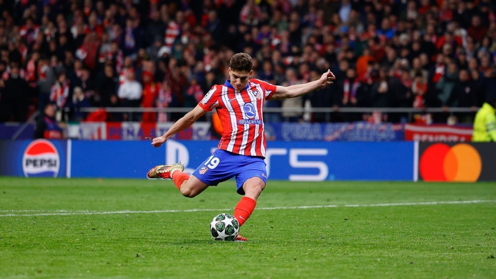 'El palco', sobre el penalti de Julián: "Nadie puede demostrar que la toca dos veces"