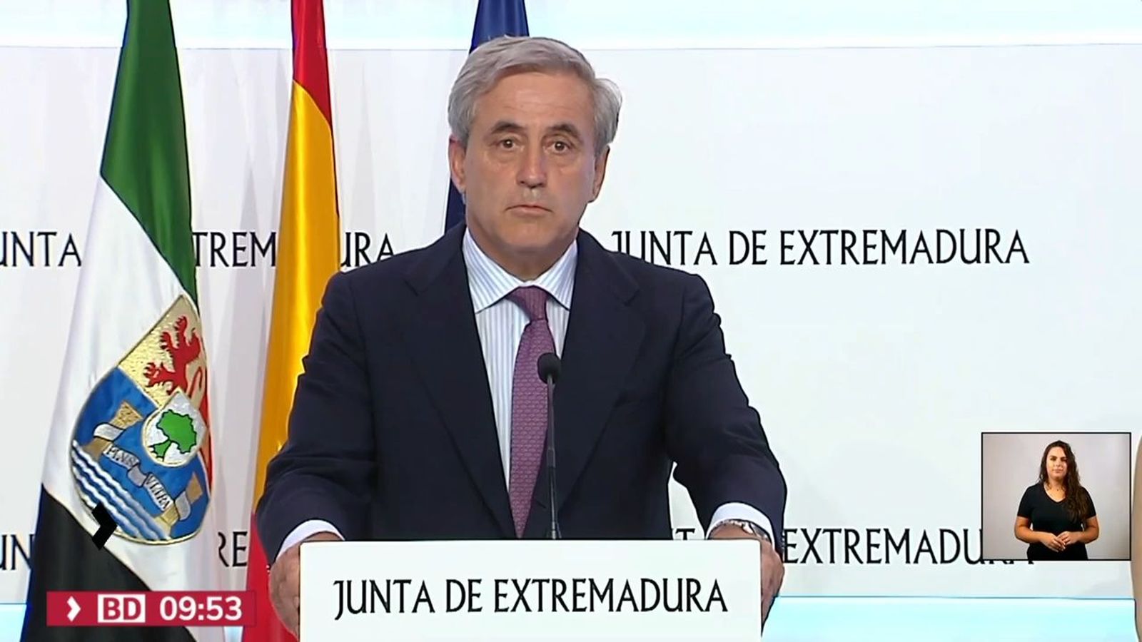 La presidenta de Extremadura mantiene  al consejero de Vox en su puesto