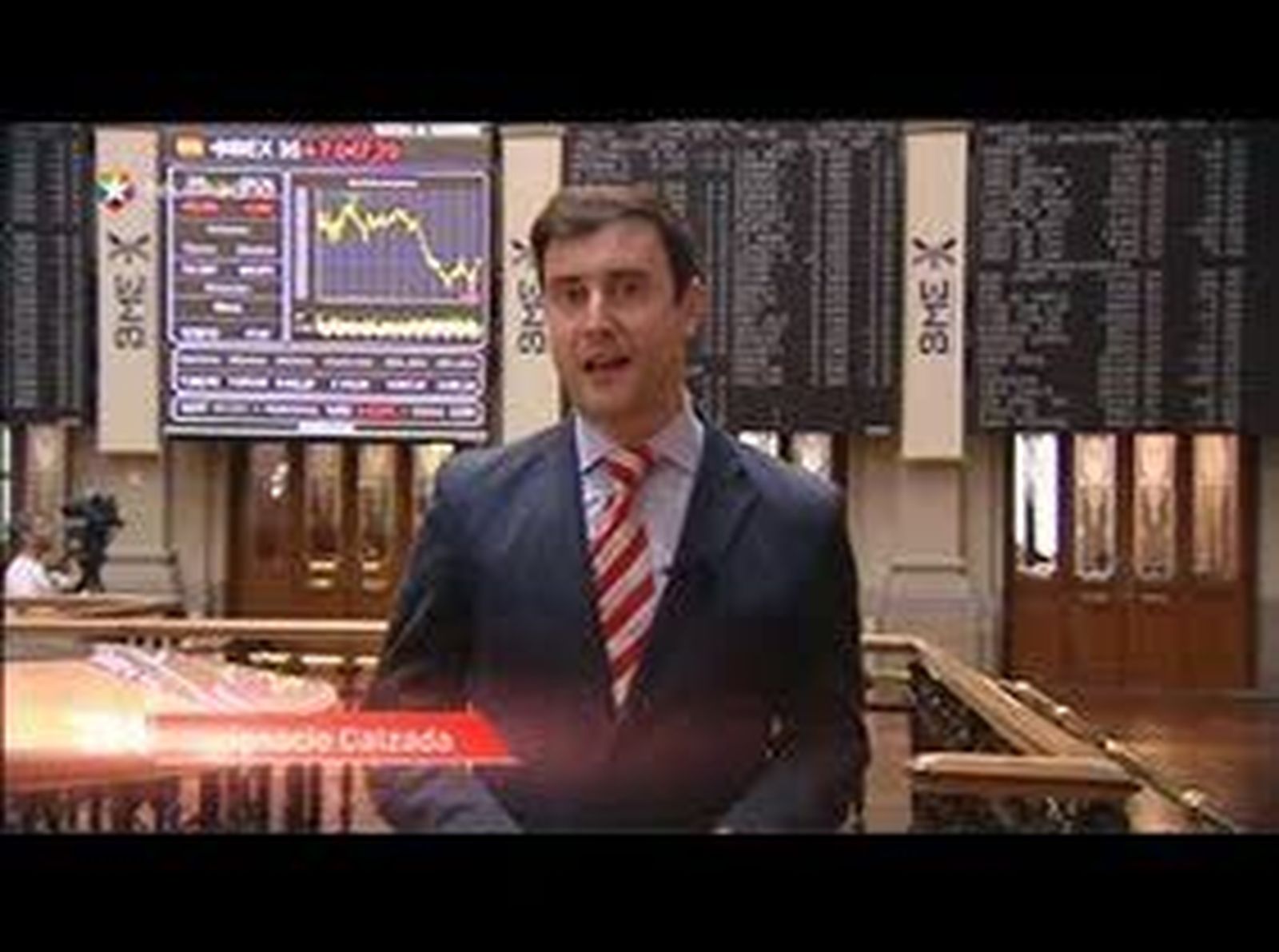 La bolsa baja el 0,88 % manteniendo el nivel de 7.000 puntos con la prima en 550 puntos